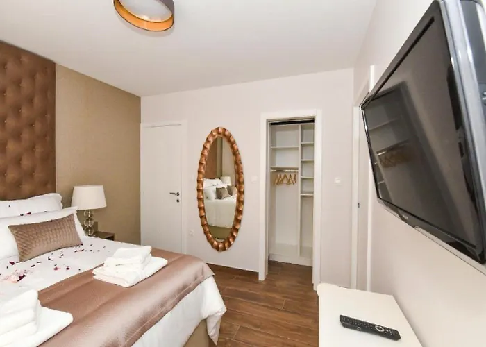 Calypso Royal Апартаменты *